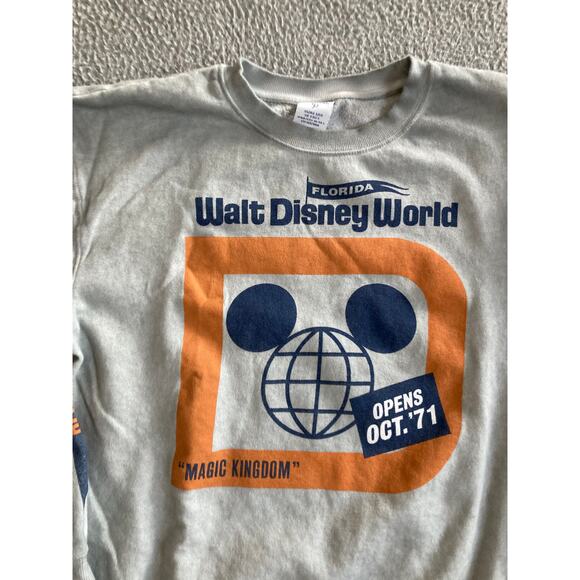 Walt Disney World Vault Collection 50 Sweatshirt Men Small Mickey Gray 70s Retro - Picture 2 of 16